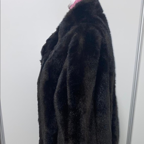 Winter Furr Coat M/L - Picture 4 of 5